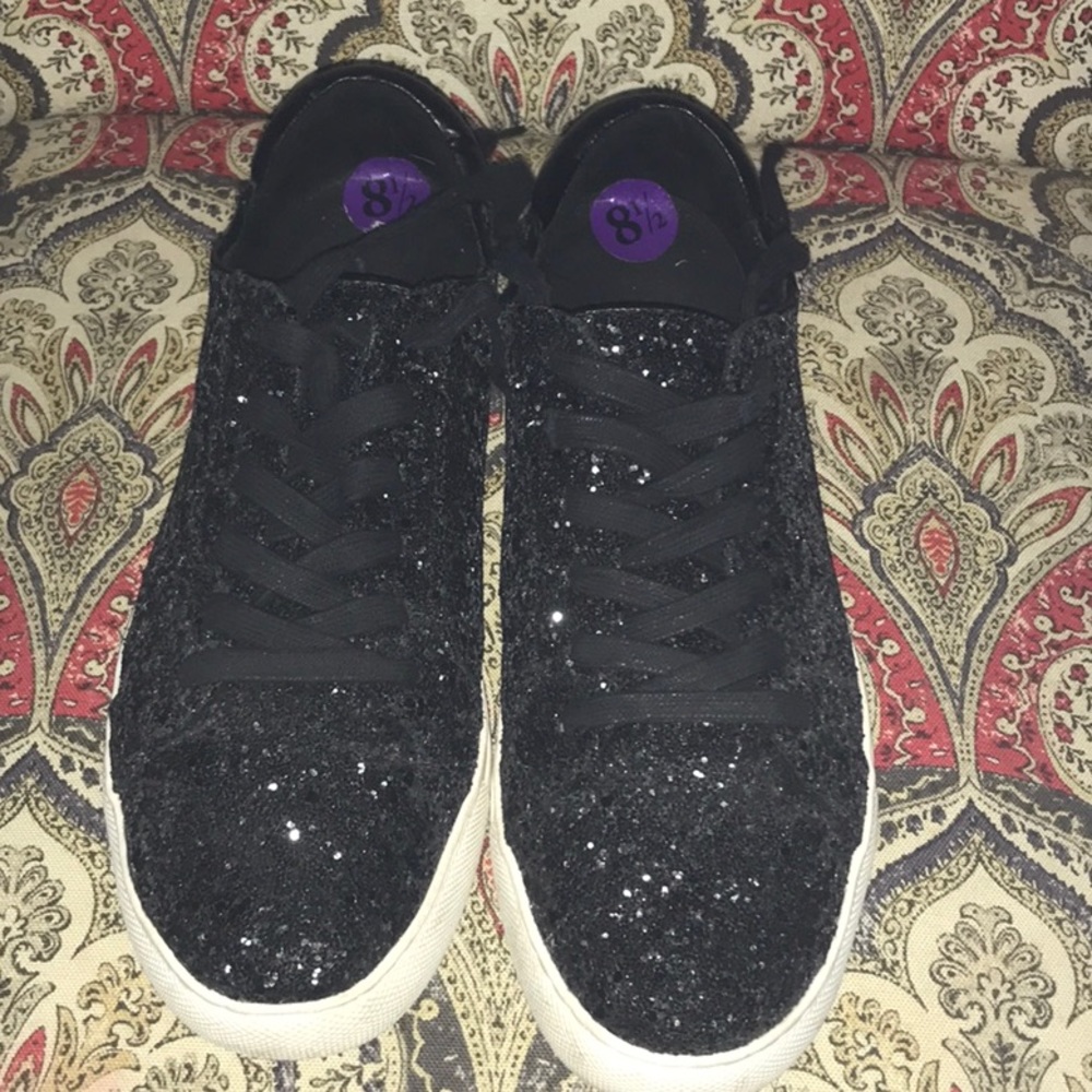 Kenneth Cole sneakers